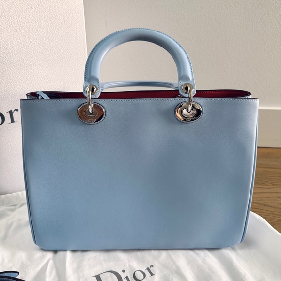Christian Dior Medium Diorissimo Bag in Light Blue Calfskin - Picture 2 of 16